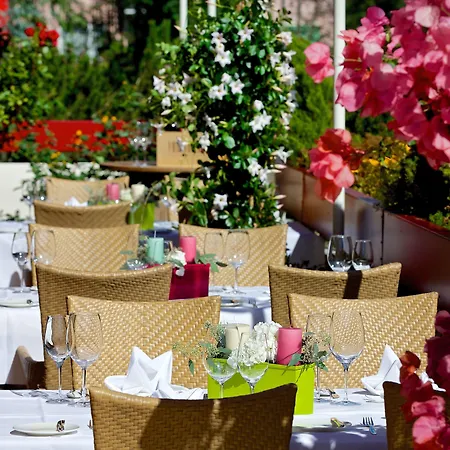 Hotel Alpin- Sporthotel, Summercard Included - September Zell am See