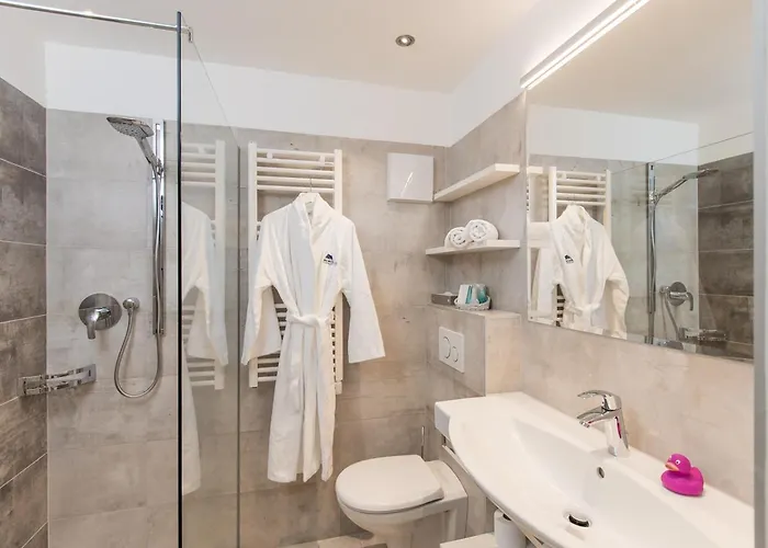 Alpin- Sporthotel, Summercard Included - September 4* Zell am See