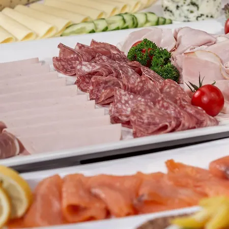 酒店 Alpin- Sporthotel, Summercard Included - September 滨湖采尔