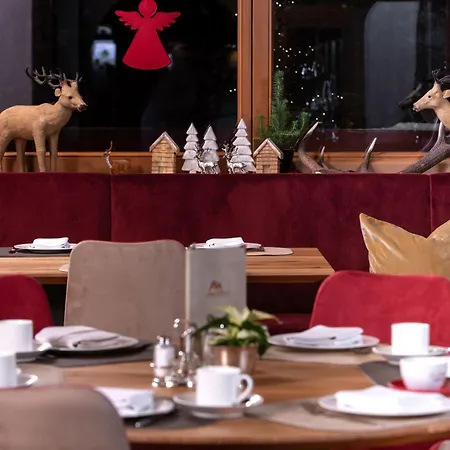 Alpin- Sporthotel, Summercard Included - September 4* Zell am See