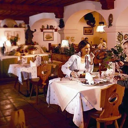 Alpin- Sporthotel, Summercard Included - September ホテル 4*